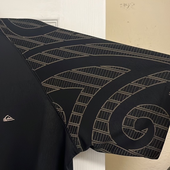 Large Dri-Fit Quicksilver Polo Shirt - Polynesian Arm Sleeve - Picture 3 of 3